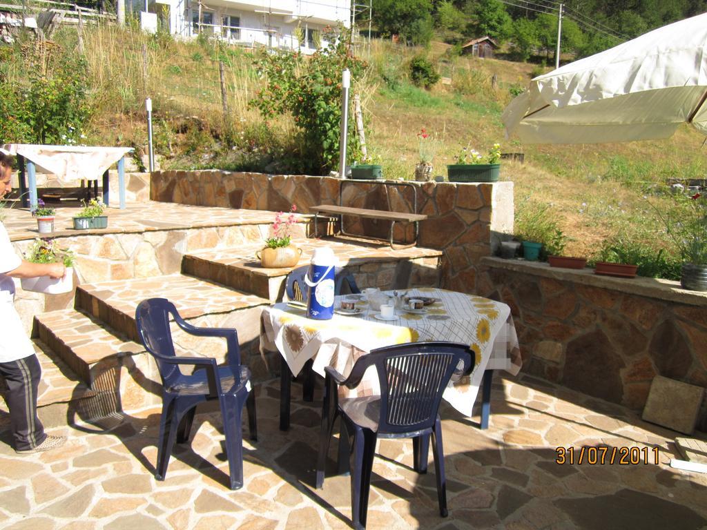Kristal Guest House Trigrad Esterno foto